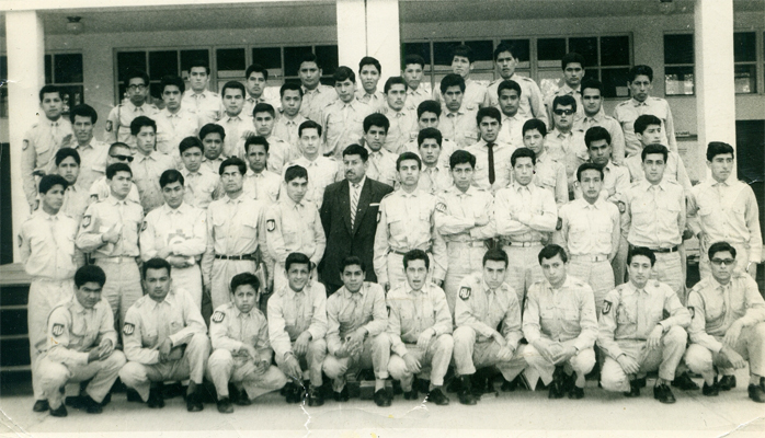 Promocion 5to E letras 1964 del Colegio Alfonso Ugarte