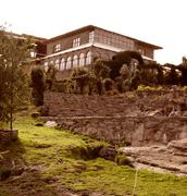 Santa Barbara hotel front to the Titicaca lake Vacations in Titicaca lake in our Chucuito village, located at 15 km of Puno, is the old capital of the LUPACA TAMBU an Aymara state... Live with us Be our guest in our village, in our houses, in our lake hotel, We will share you, our Aymara culture, incas food, textile knowledgement, music, artcrafts, Titicaca Lake sports, Uros tours, folklore party, Andes music... all included maintaining our passion for the Mamapacha and our environment, support our village enjoing your Peruvian vacations